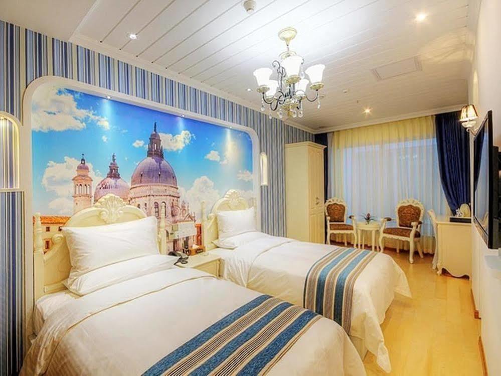 Weese Theme Boutique Hotel